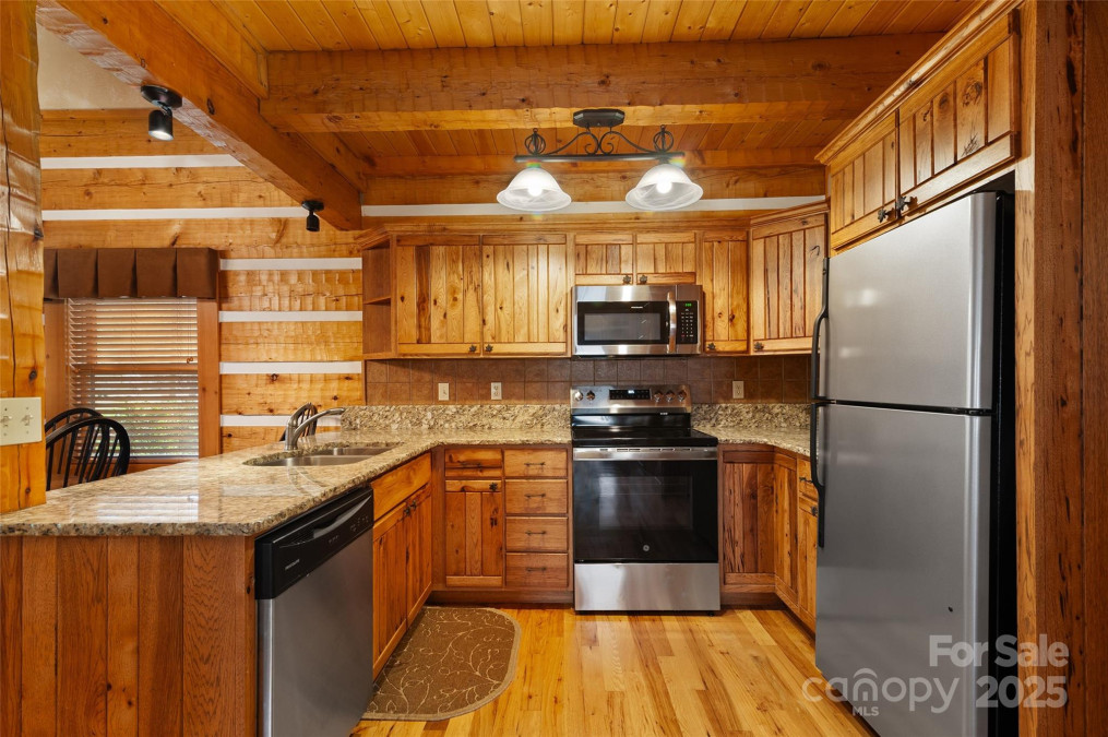 18 Rachels Cir Maggie Valley, NC 28751
