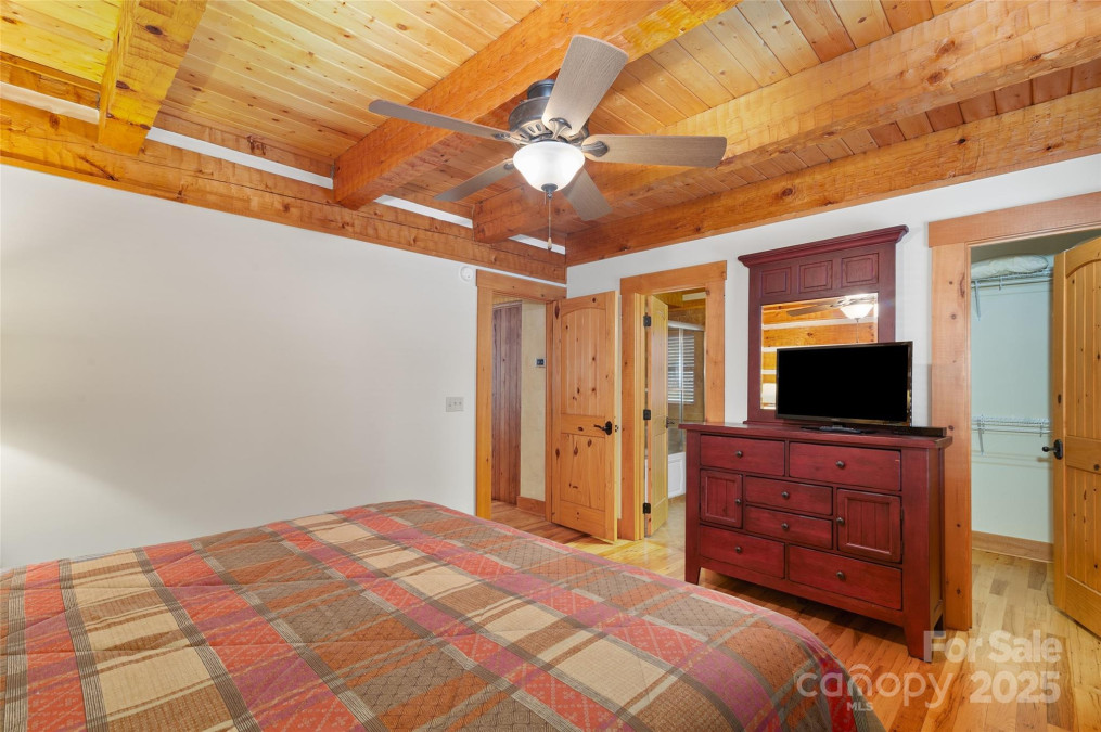 18 Rachels Cir Maggie Valley, NC 28751