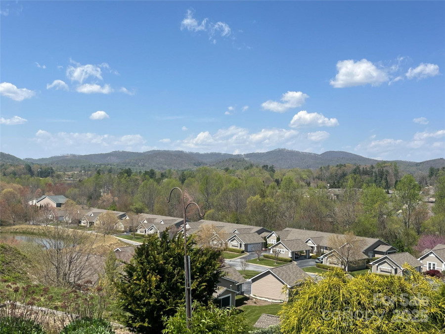 5802 Wood Duck Way Hendersonville, NC 28792