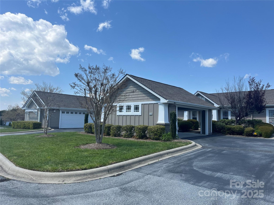 5802 Wood Duck Way Hendersonville, NC 28792