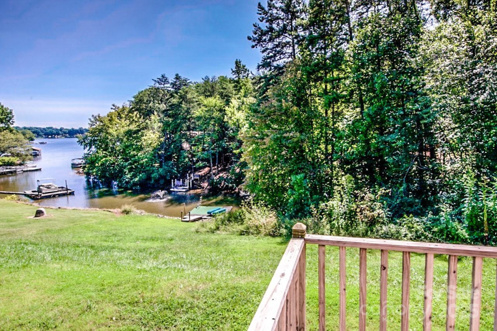 209 Woodstream Cir Mooresville, NC 28117
