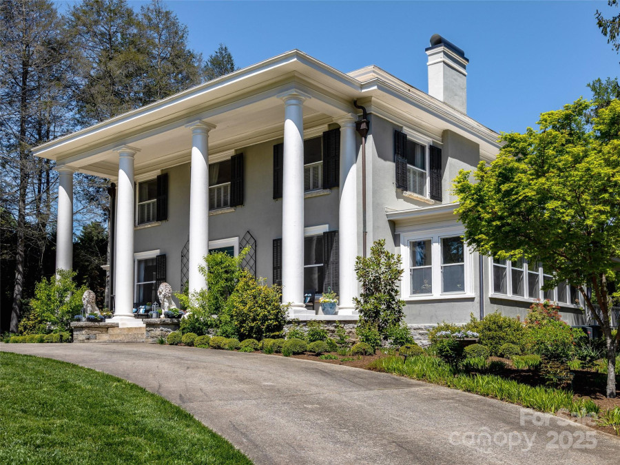 1235 5th Ave Hendersonville, NC 28739