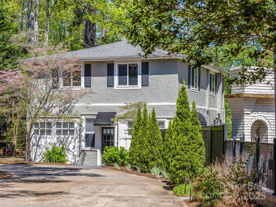 1235 5th Ave Hendersonville, NC 28739