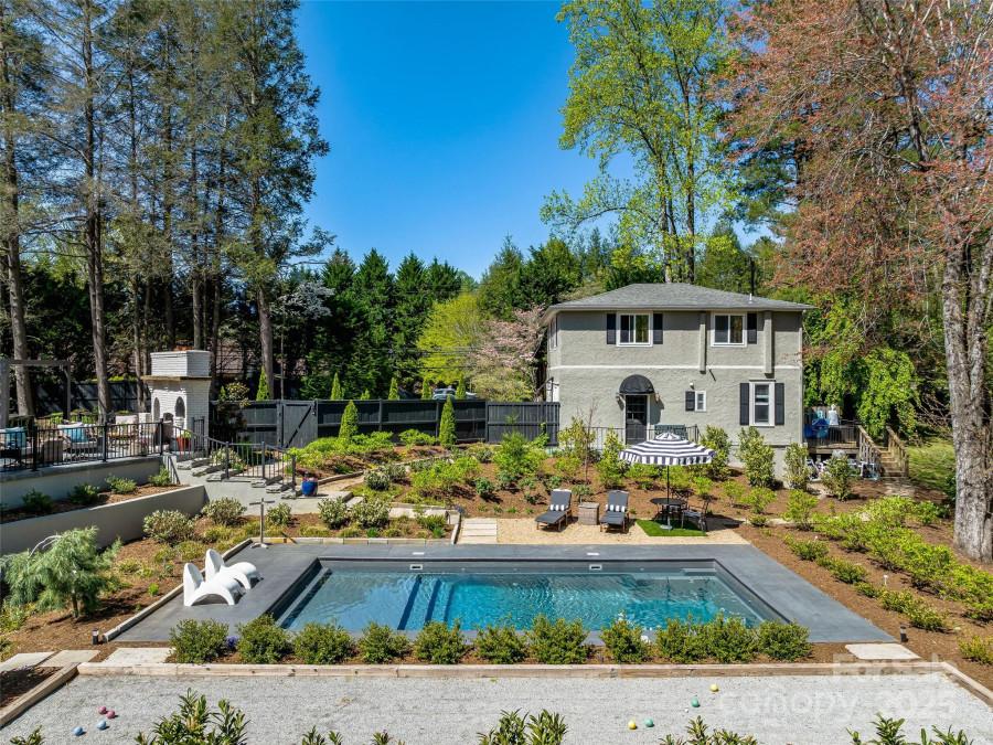 1235 5th Ave Hendersonville, NC 28739