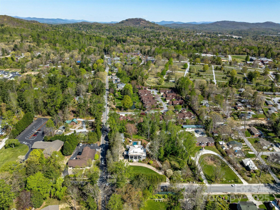 1235 5th Ave Hendersonville, NC 28739