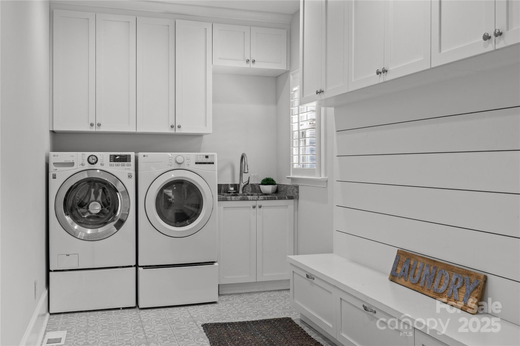 2556 Howerton Ct Charlotte, NC 28270