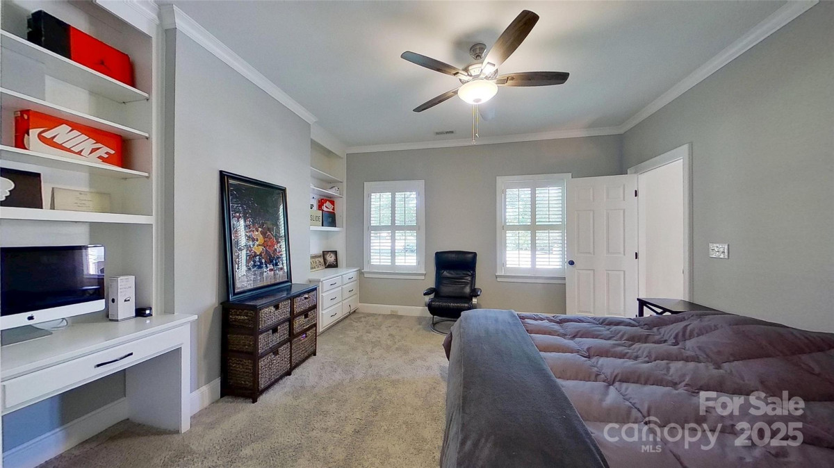 2556 Howerton Ct Charlotte, NC 28270