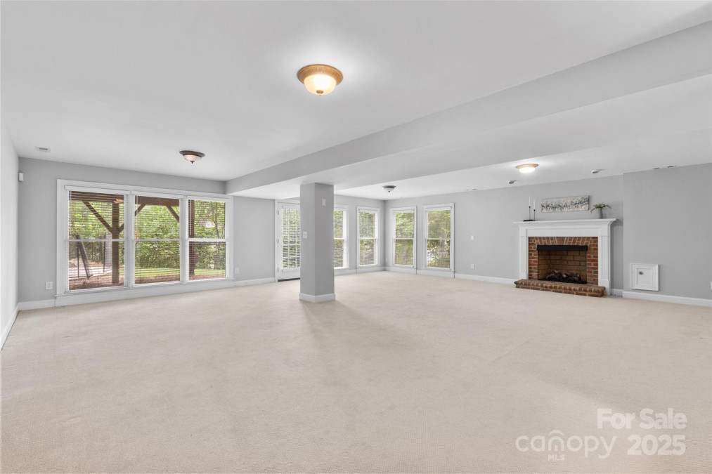 1806 Asbury Hall Ct Charlotte, NC 28209