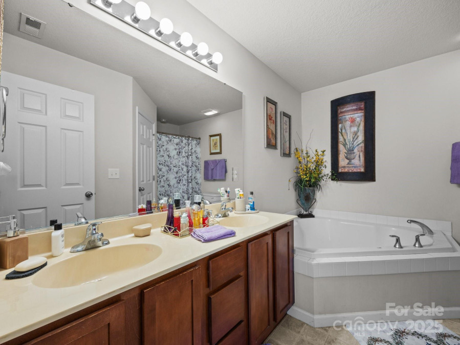 96 Sunny Meadows Blvd Arden, NC 28704
