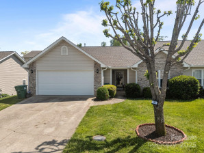 96 Sunny Meadows Blvd Arden, NC 28704