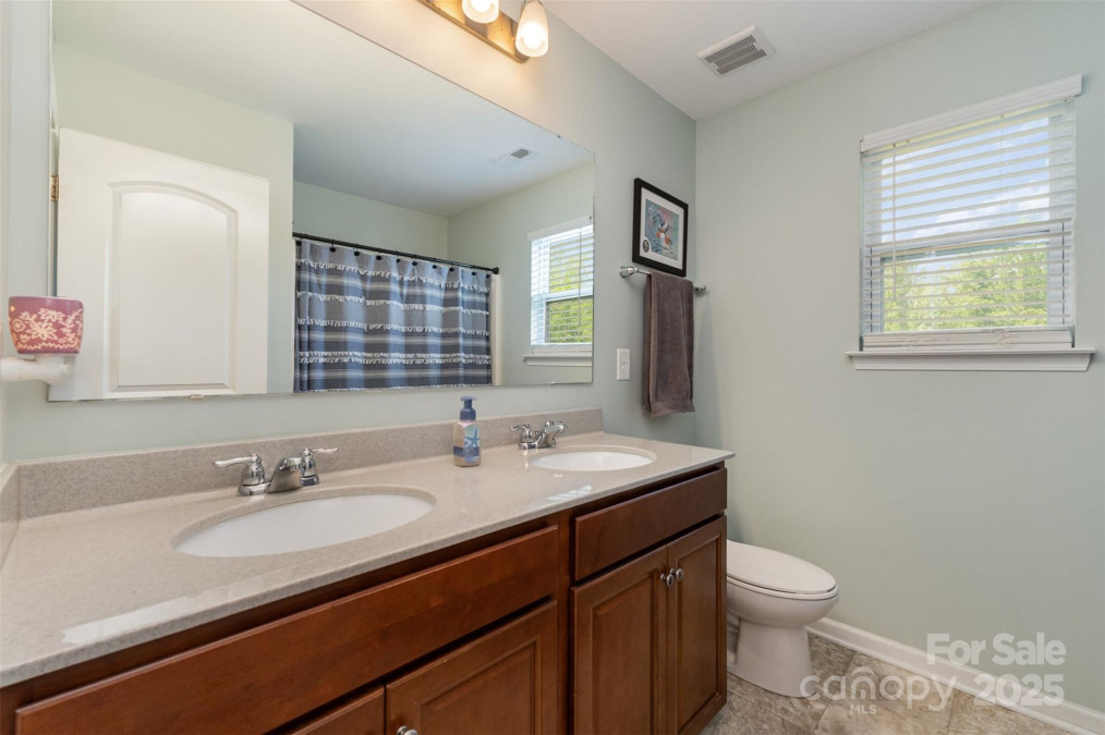 6040 Fazio Ct Harrisburg, NC 28075