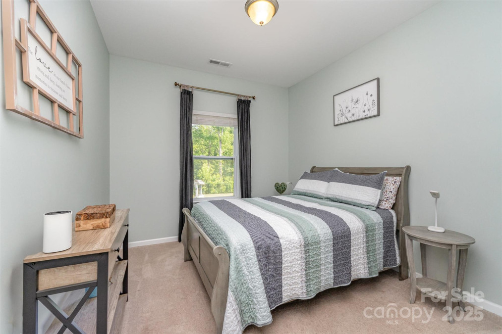 6040 Fazio Ct Harrisburg, NC 28075