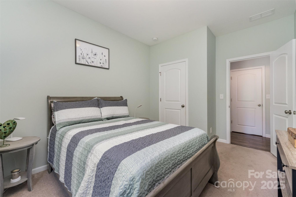 6040 Fazio Ct Harrisburg, NC 28075