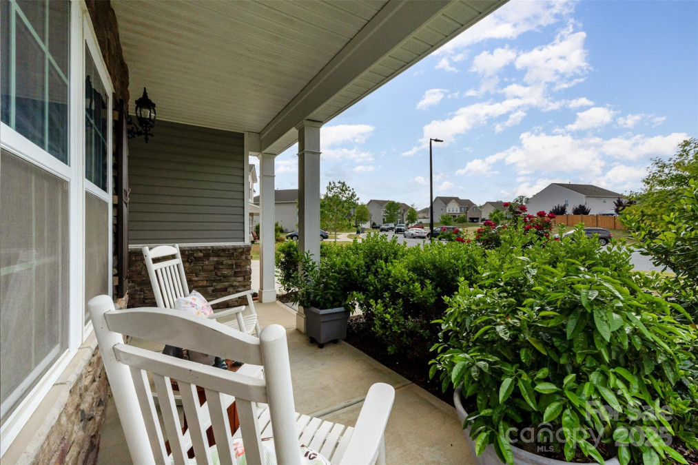 6040 Fazio Ct Harrisburg, NC 28075