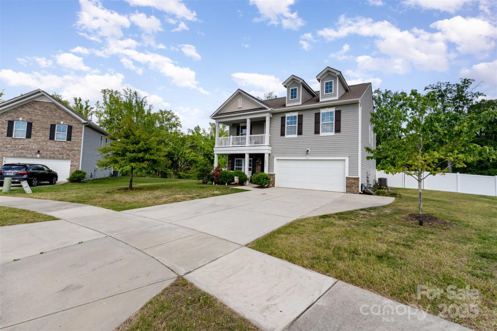 6040 Fazio Ct Harrisburg, NC 28075