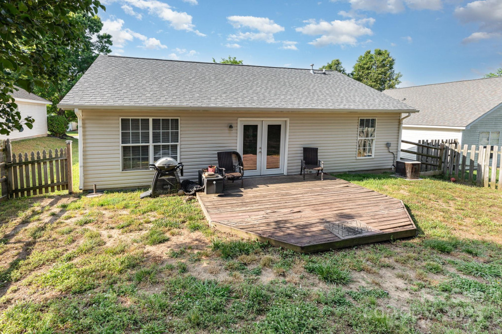 228 Grayland Rd Mooresville, NC 28115