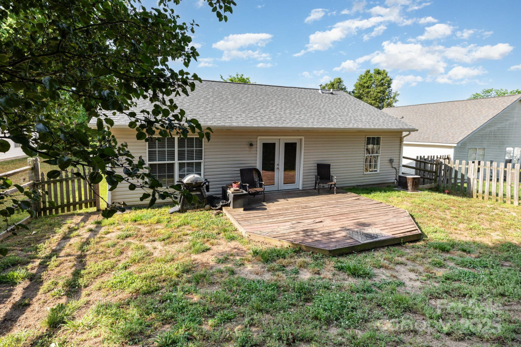 228 Grayland Rd Mooresville, NC 28115