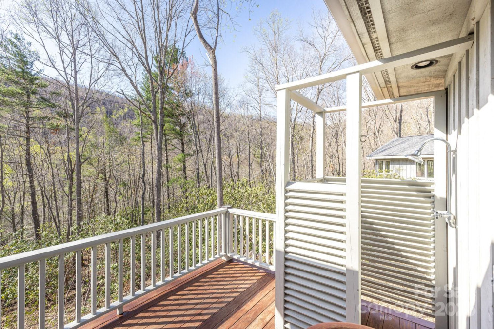 425 Bull Creek Rd Asheville, NC 28805