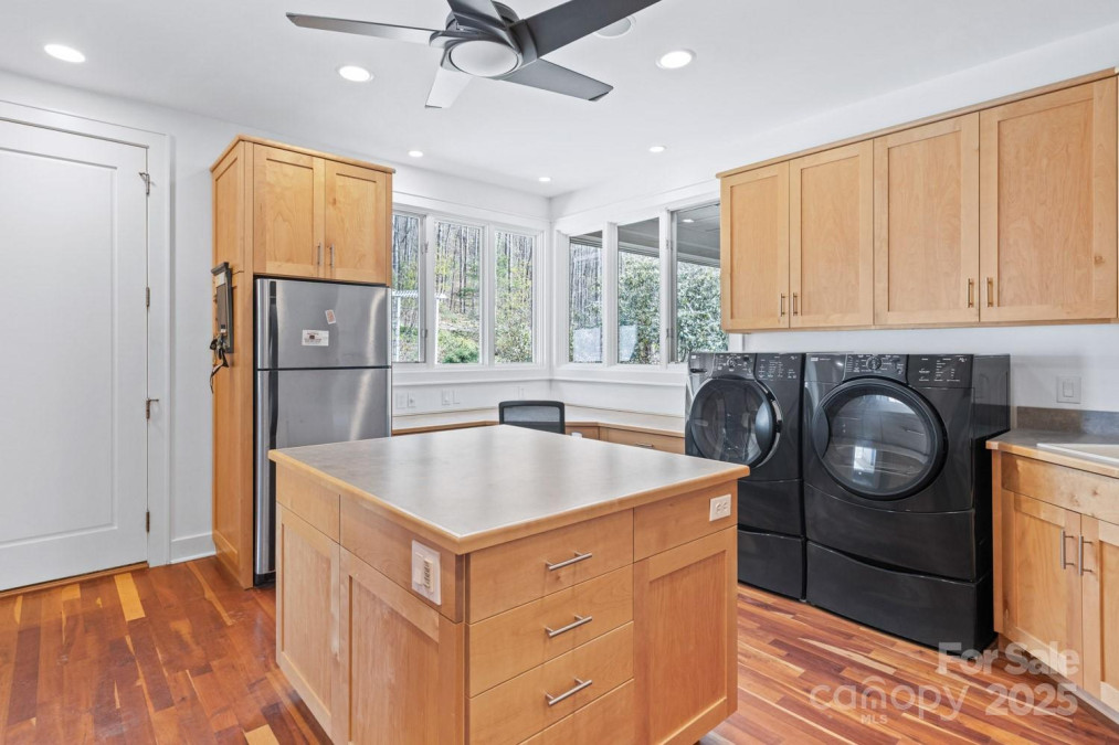 425 Bull Creek Rd Asheville, NC 28805