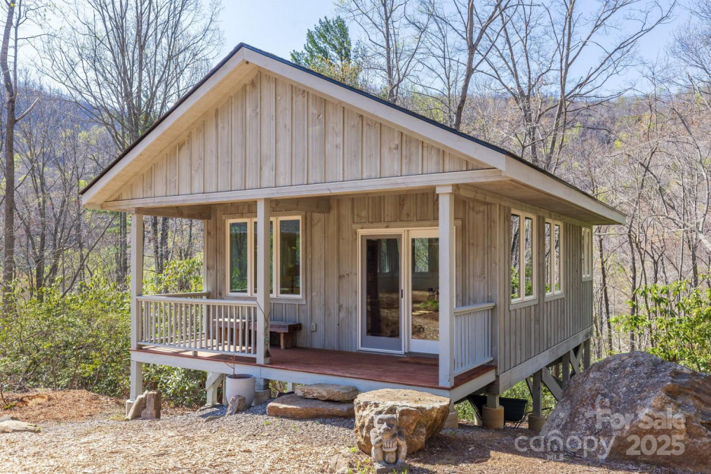 425 Bull Creek Rd Asheville, NC 28805