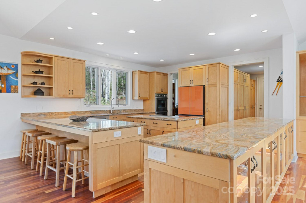 425 Bull Creek Rd Asheville, NC 28805