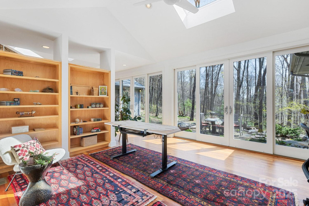 425 Bull Creek Rd Asheville, NC 28805