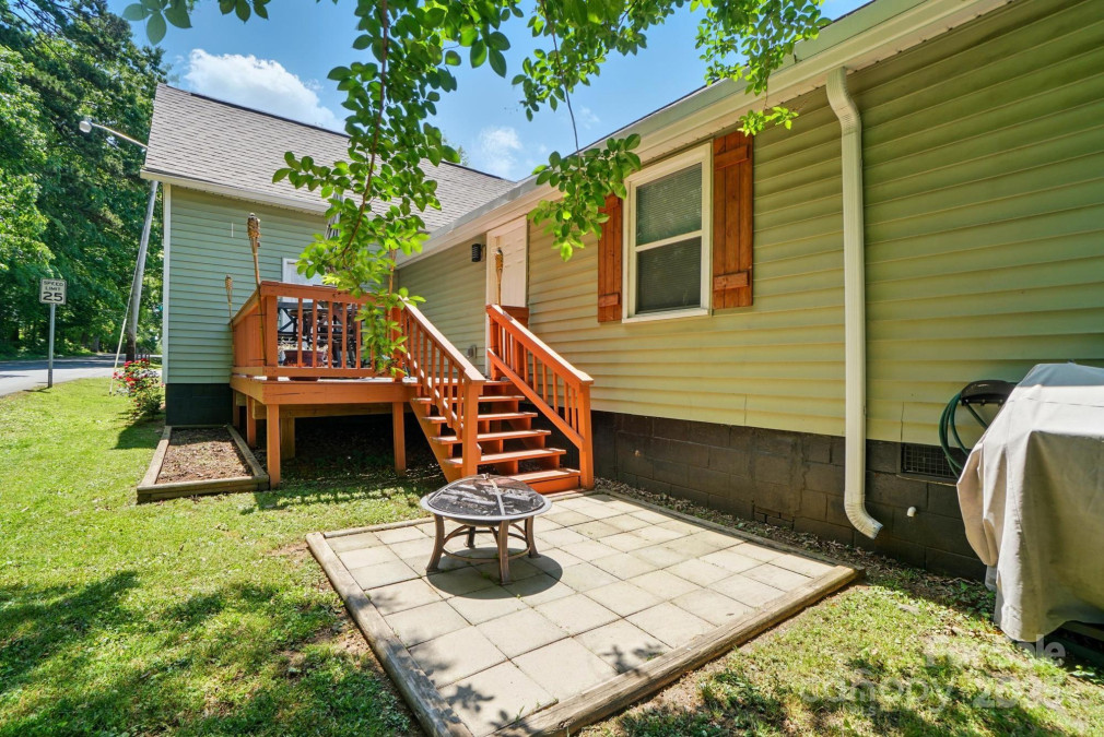 139 5th St Huntersville, NC 28078