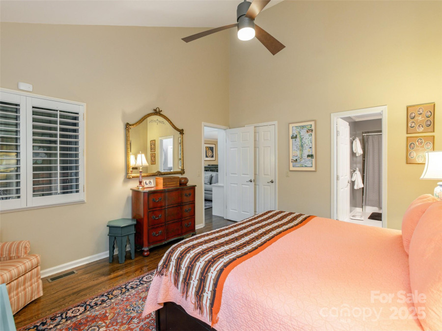 203 Wild Oak Ln Hendersonville, NC 28791