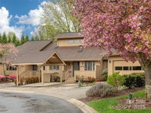 203 Wild Oak Ln Hendersonville, NC 28791