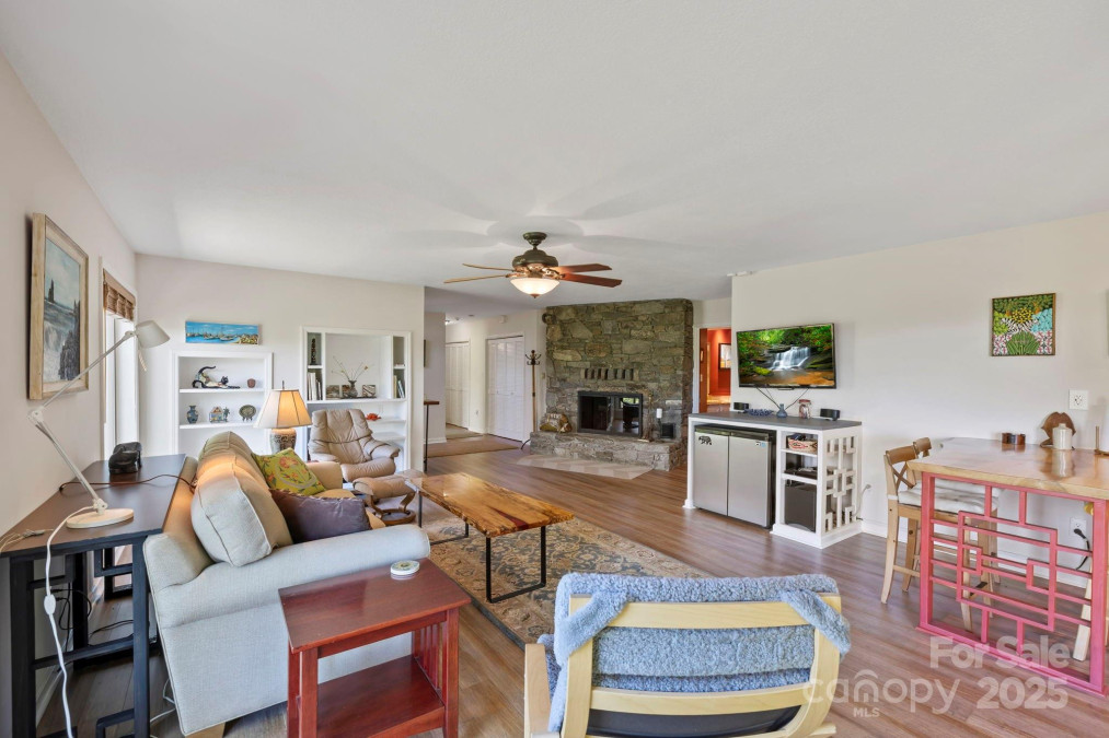 605 Upper Sondley Dr Asheville, NC 28805