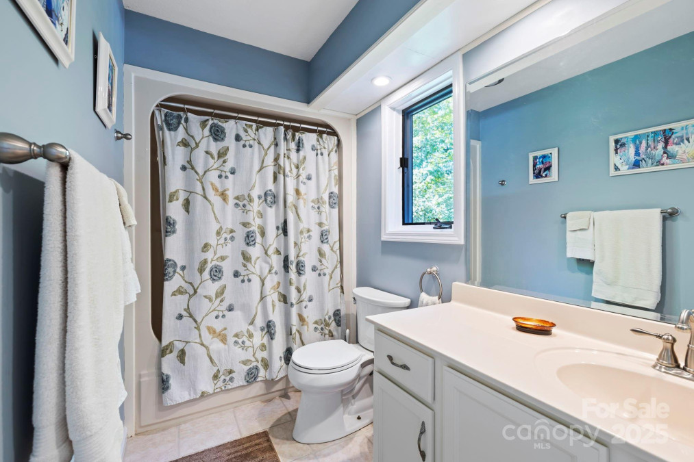 605 Upper Sondley Dr Asheville, NC 28805