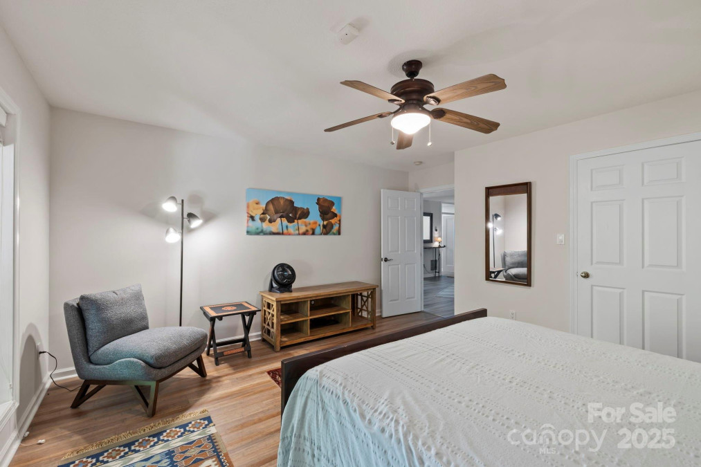 605 Upper Sondley Dr Asheville, NC 28805