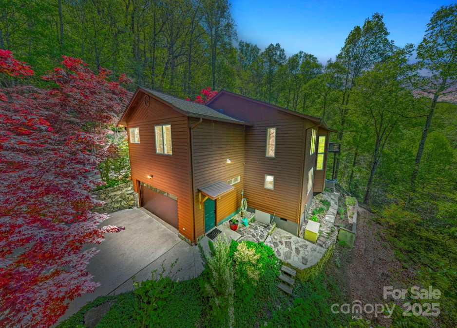 605 Upper Sondley Dr Asheville, NC 28805