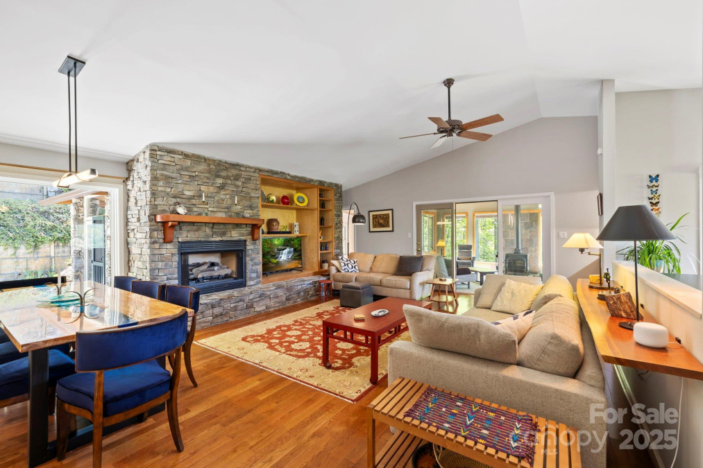 605 Upper Sondley Dr Asheville, NC 28805