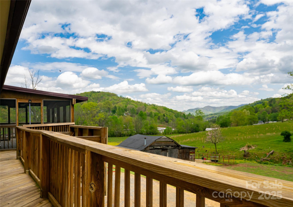 281 Curtis Creek Rd Candler, NC 28715