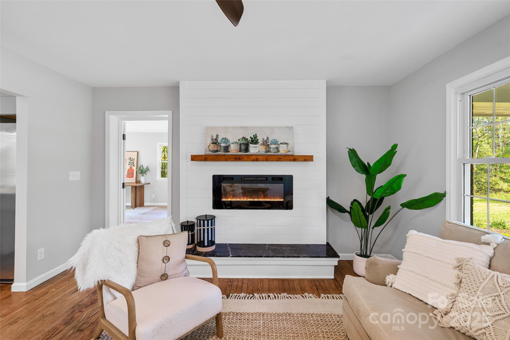 75 White Pine Dr Fletcher, NC 28732