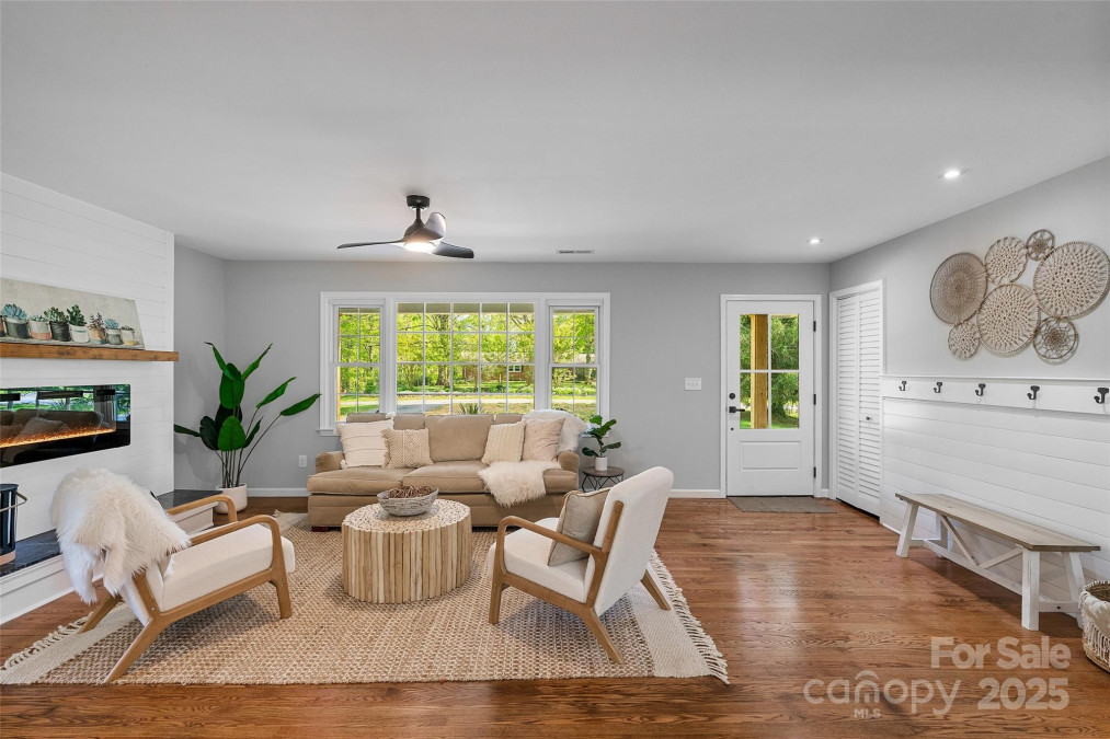 75 White Pine Dr Fletcher, NC 28732