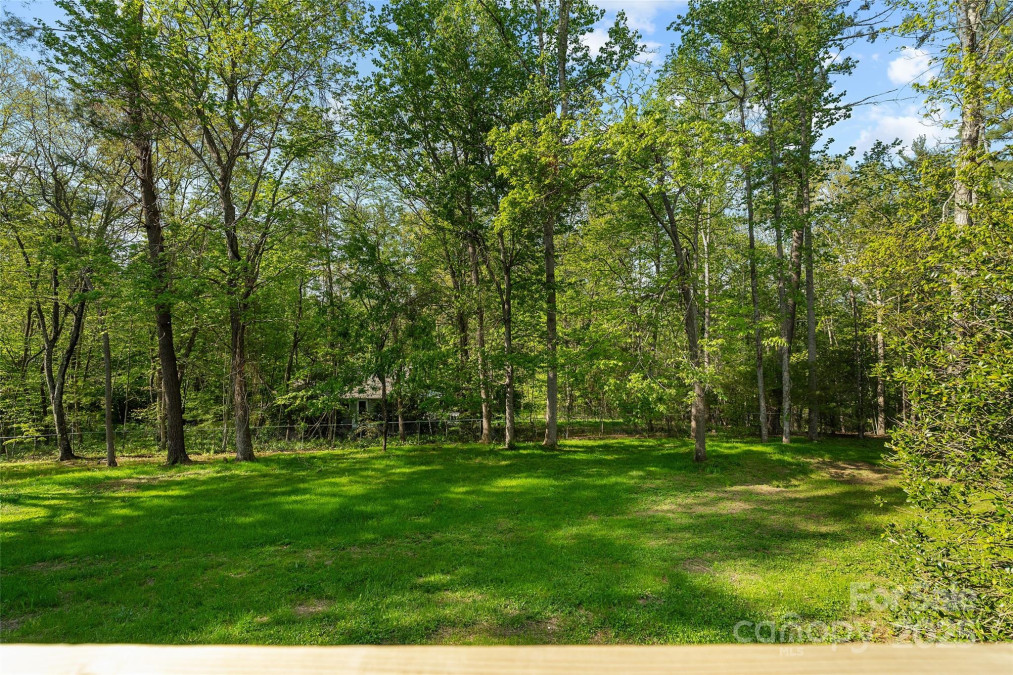75 White Pine Dr Fletcher, NC 28732