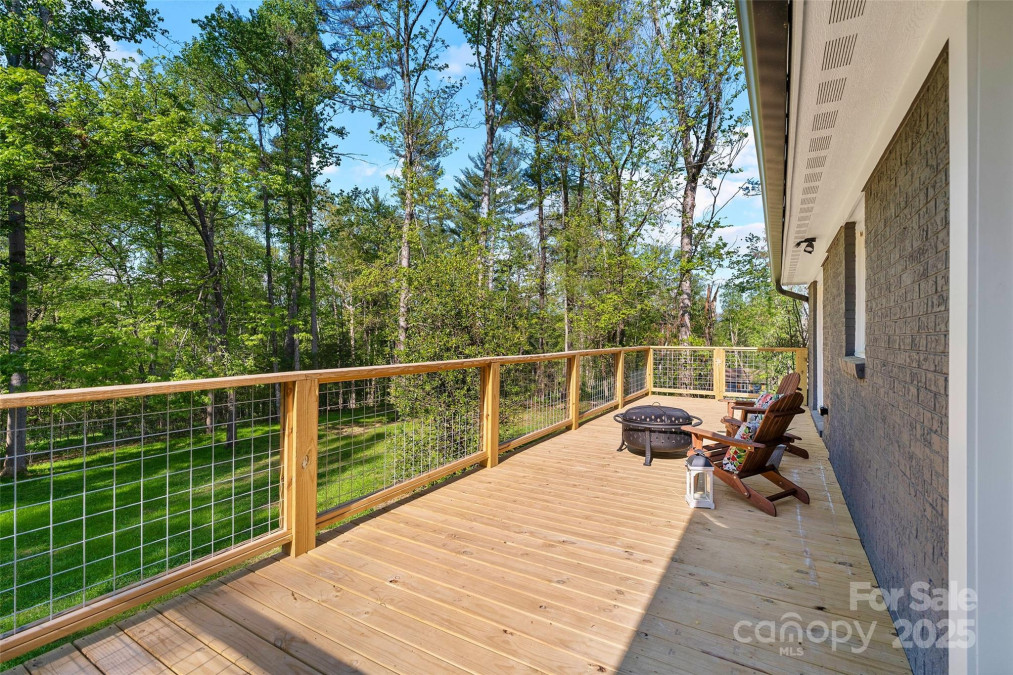 75 White Pine Dr Fletcher, NC 28732