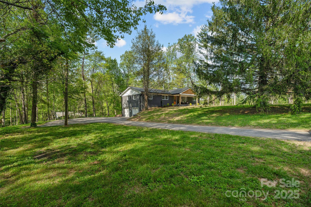 75 White Pine Dr Fletcher, NC 28732