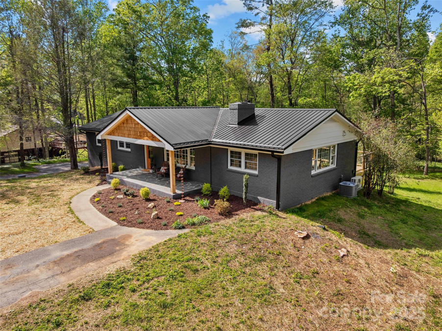75 White Pine Dr Fletcher, NC 28732