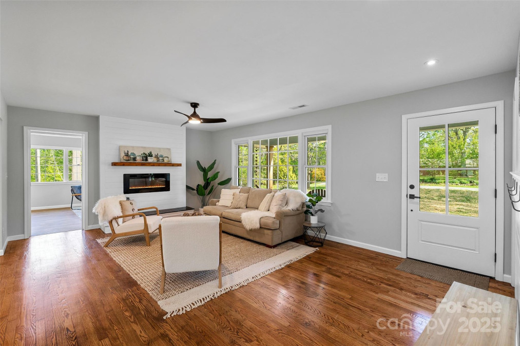 75 White Pine Dr Fletcher, NC 28732
