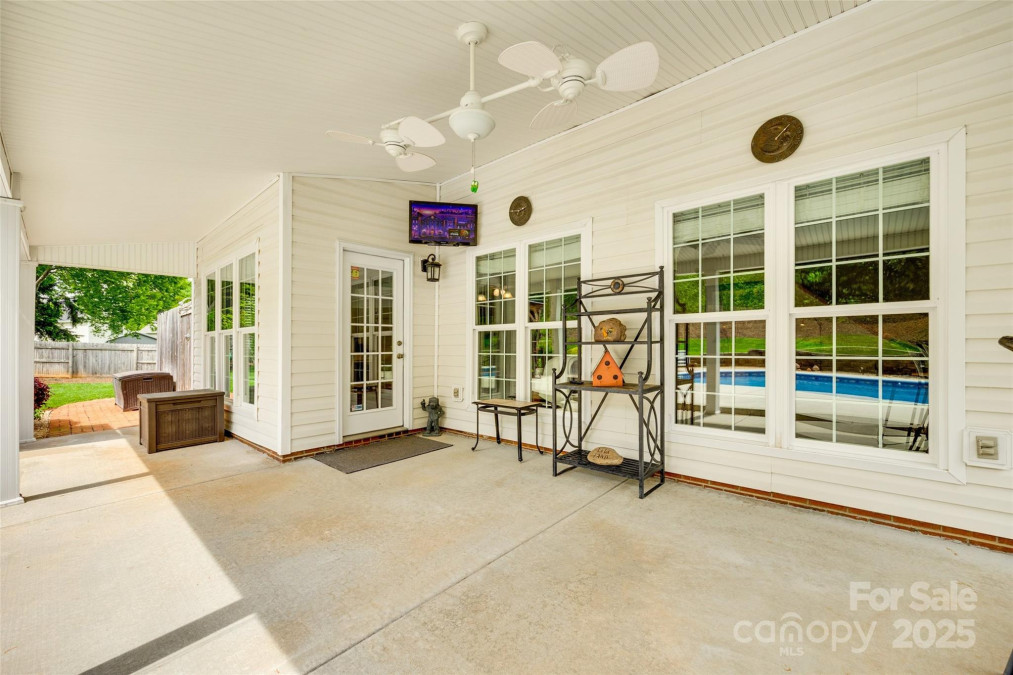 15306 Gower Ct Charlotte, NC 28278