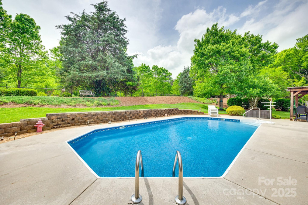 15306 Gower Ct Charlotte, NC 28278