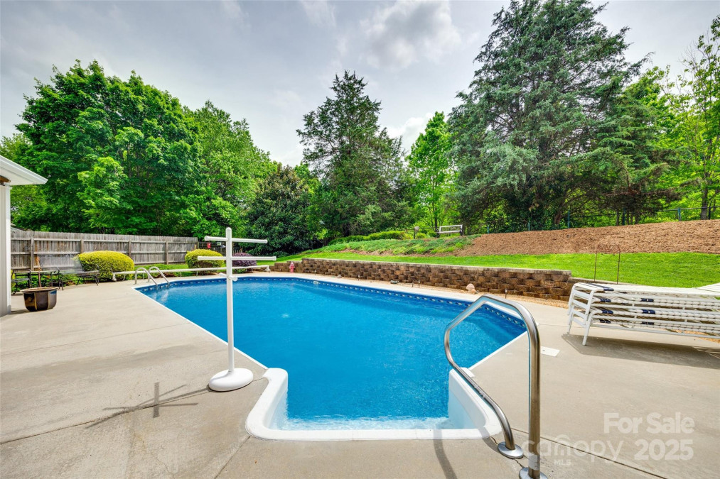 15306 Gower Ct Charlotte, NC 28278