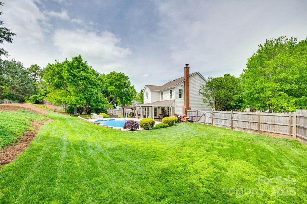 15306 Gower Ct Charlotte, NC 28278