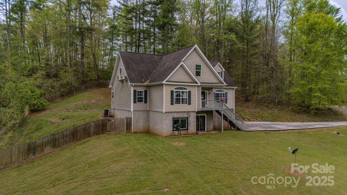 27 Garland Ball Dr Alexander, NC 28701