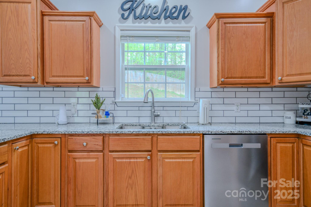 27 Garland Ball Dr Alexander, NC 28701