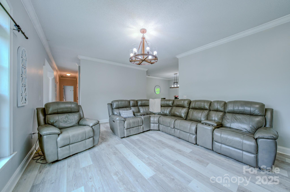 27 Garland Ball Dr Alexander, NC 28701