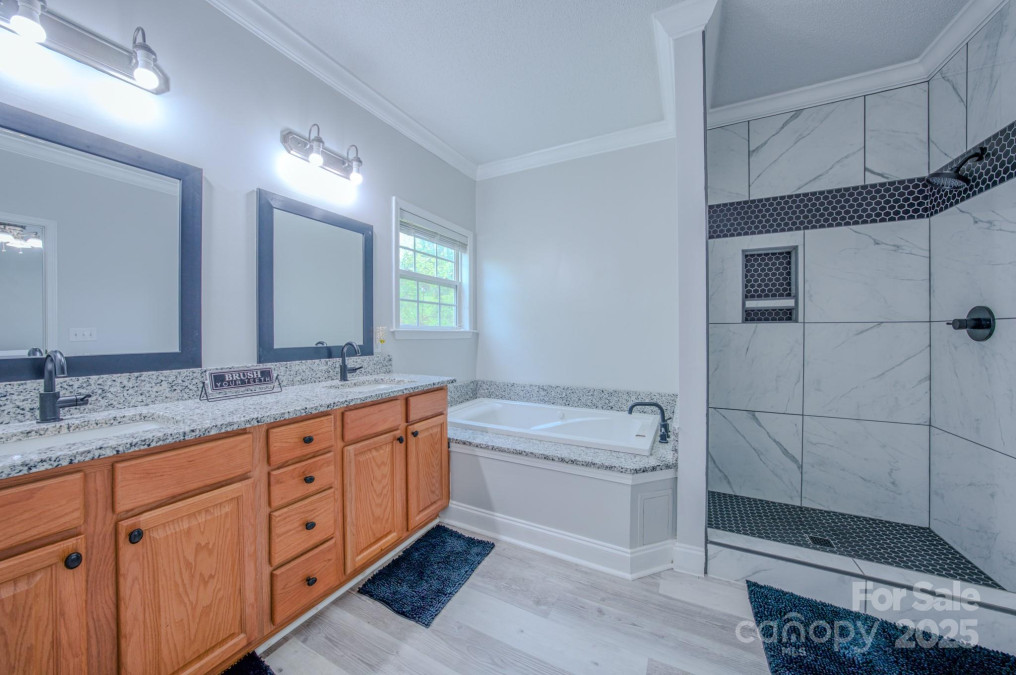 27 Garland Ball Dr Alexander, NC 28701